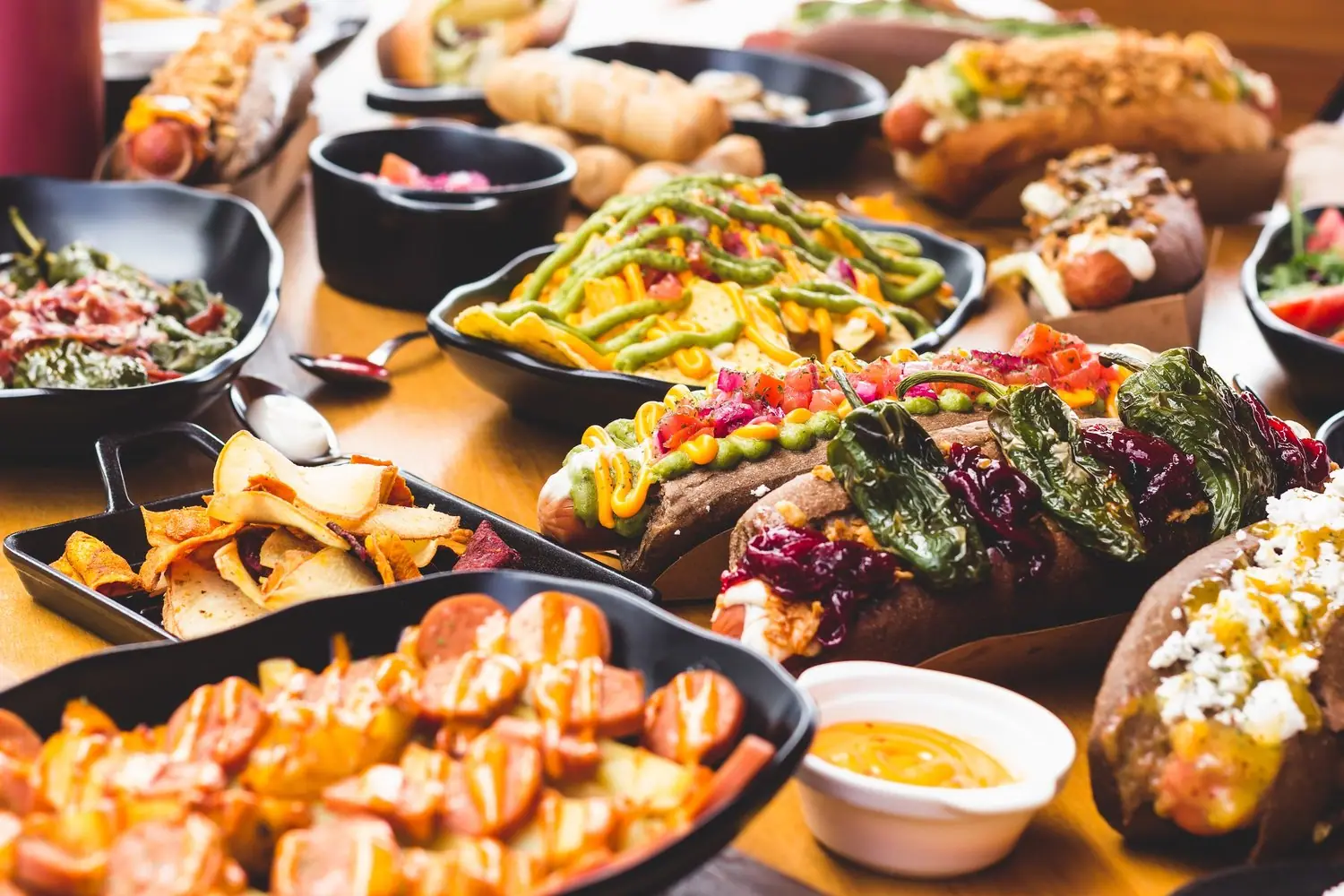 Jak wybrać catering na event firmowy